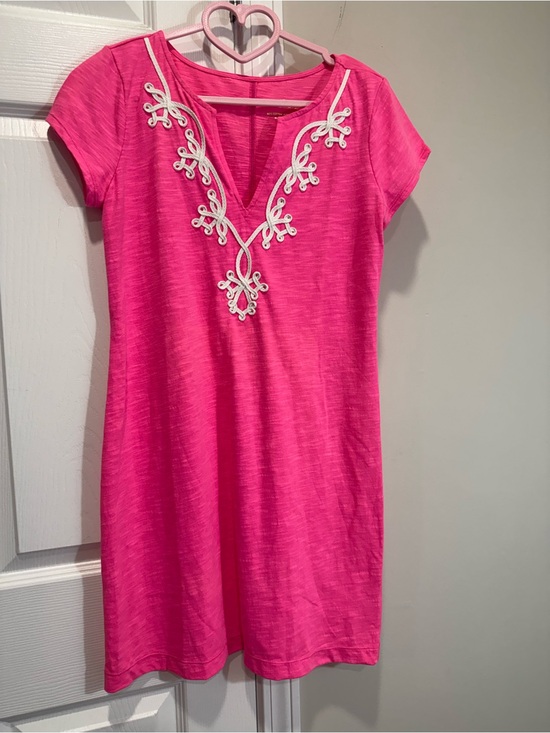 Lilly Pulitzer Dresses & Skirts - Lilly Pulitzer Beacon T Shirt Dress Size S Pink Soutache Embroidered neckline